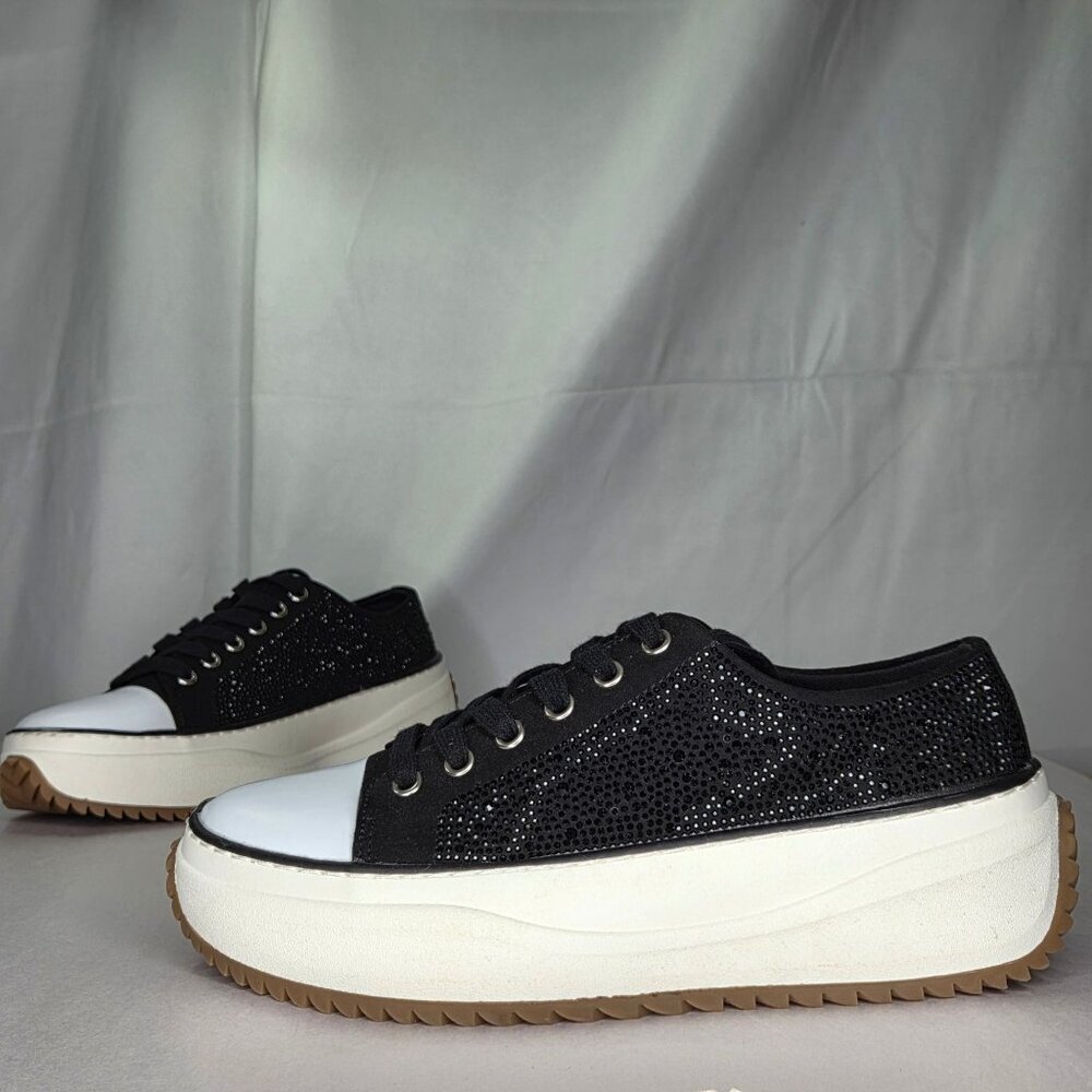 NWOT Wild Pair Highfive Lace-up Low-Top Sneakers - Black Bling